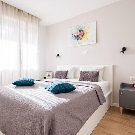 Center Apartment Pia Omiš Екстериор снимка