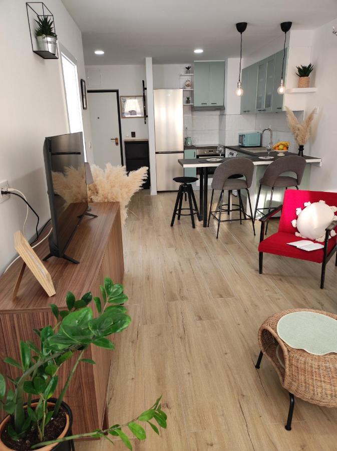 Center Apartment Pia Omiš Екстериор снимка
