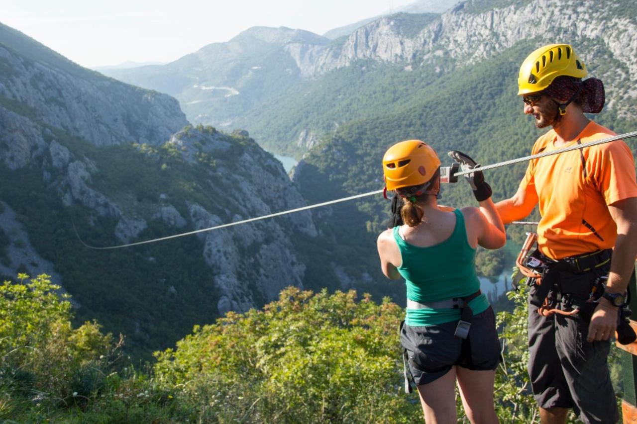 Center Apartment Pia Omiš Екстериор снимка
