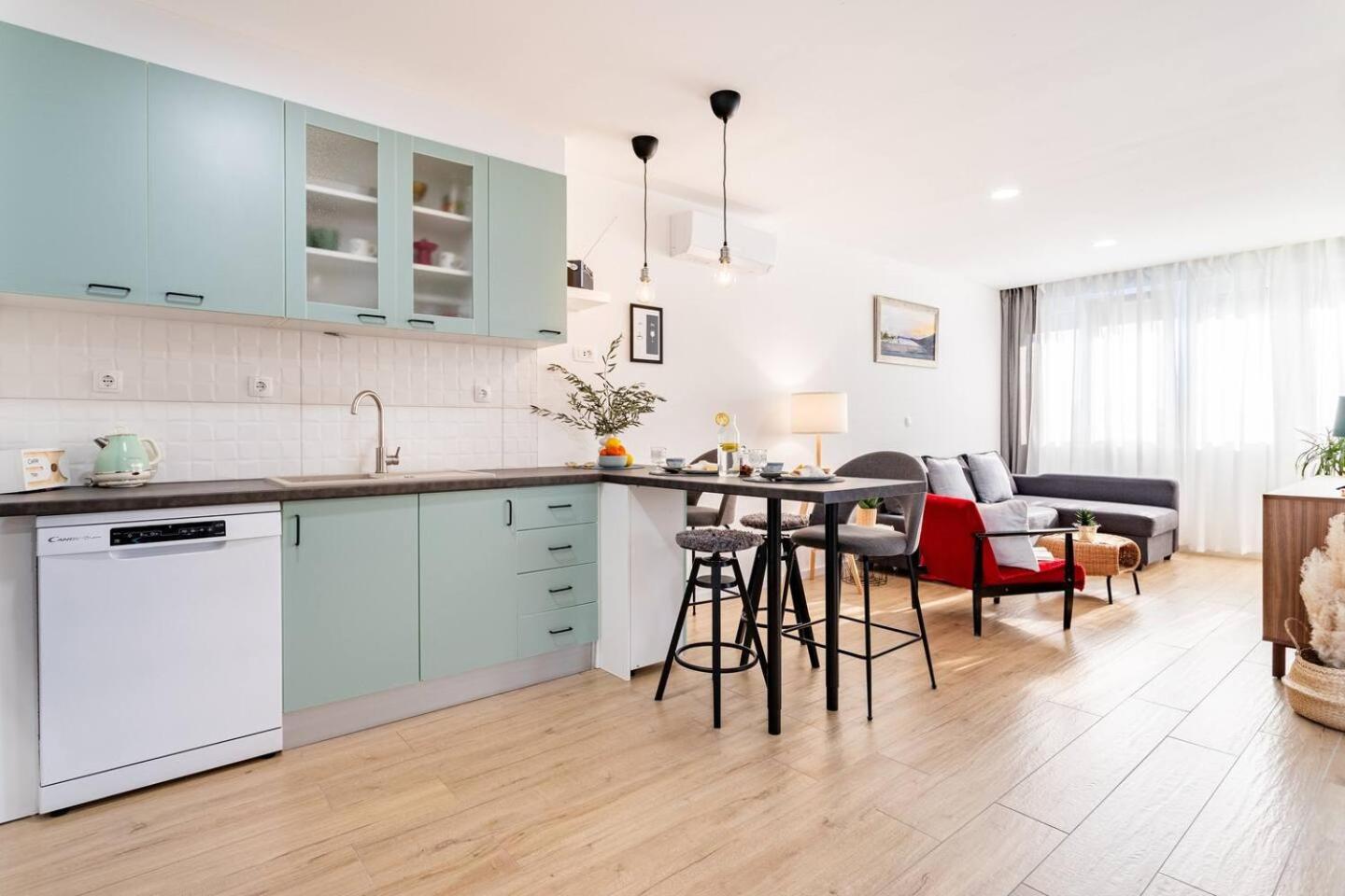 Center Apartment Pia Omiš Екстериор снимка