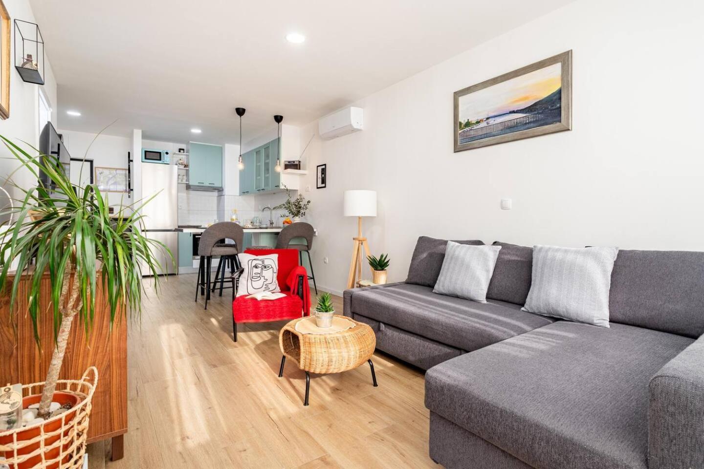 Center Apartment Pia Omiš Екстериор снимка