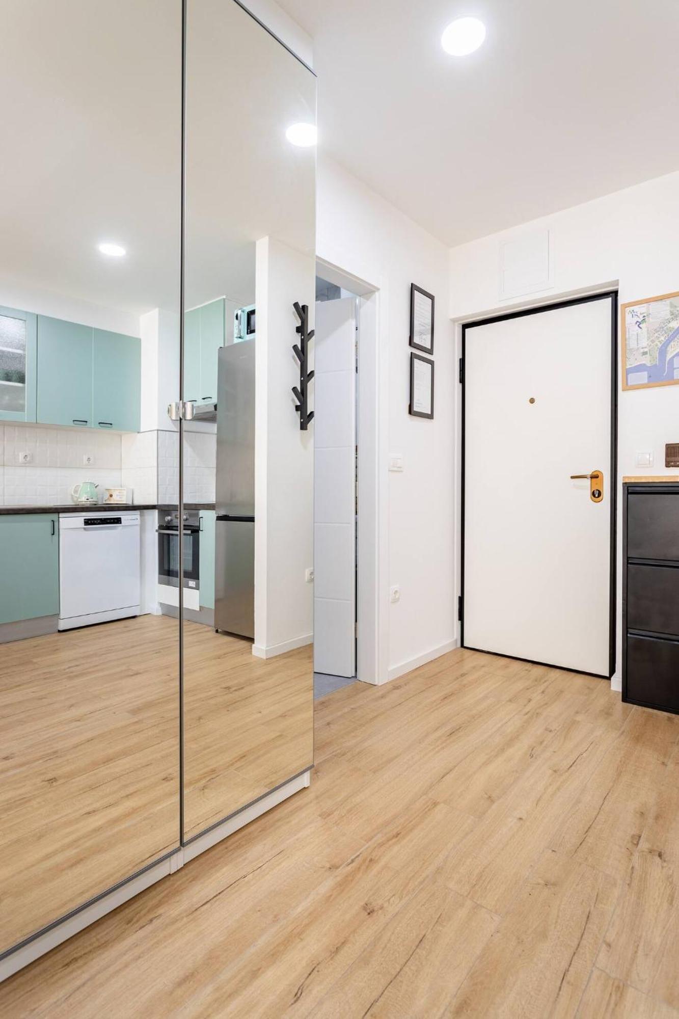 Center Apartment Pia Omiš Екстериор снимка