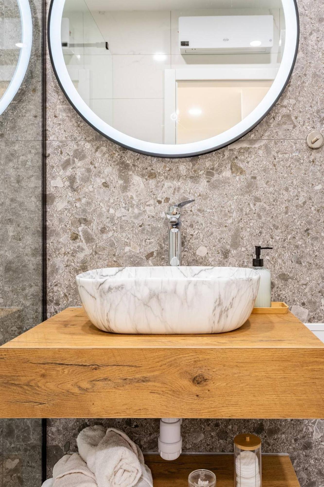 Center Apartment Pia Omiš Екстериор снимка
